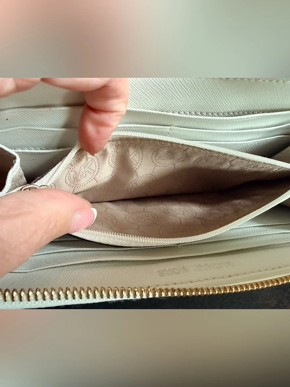 Michael Kors Jet Set Travel Saffiano Leather Continental Zip Around Wallet